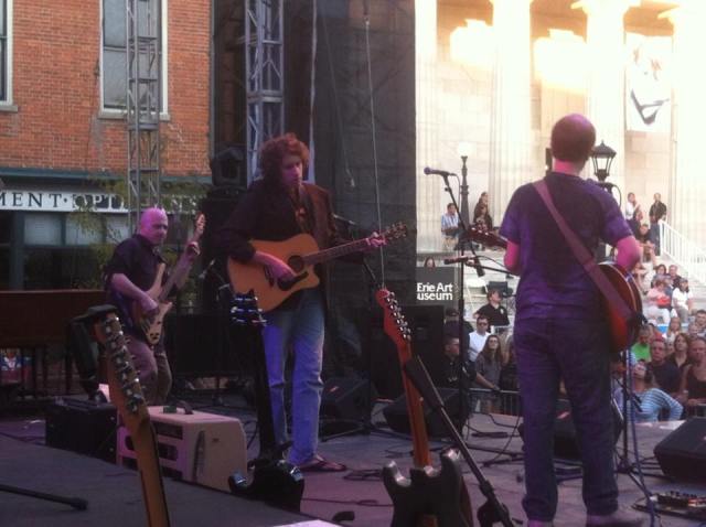 A poor man's Arlo Guthrie, between Erie Allstars Doug Phillips (left) and Eric Brewer (right)
